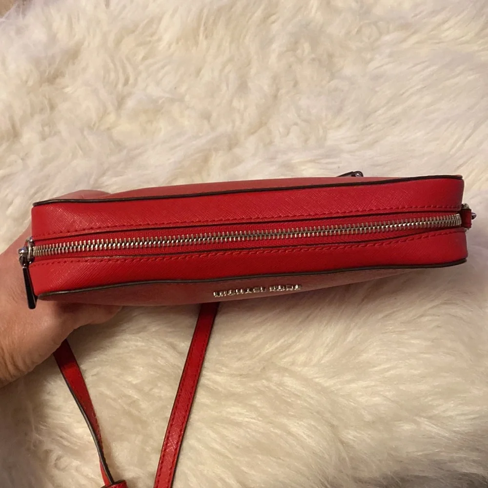 Michael Kors, red purse, excellent used condition - Picture 4 of 8